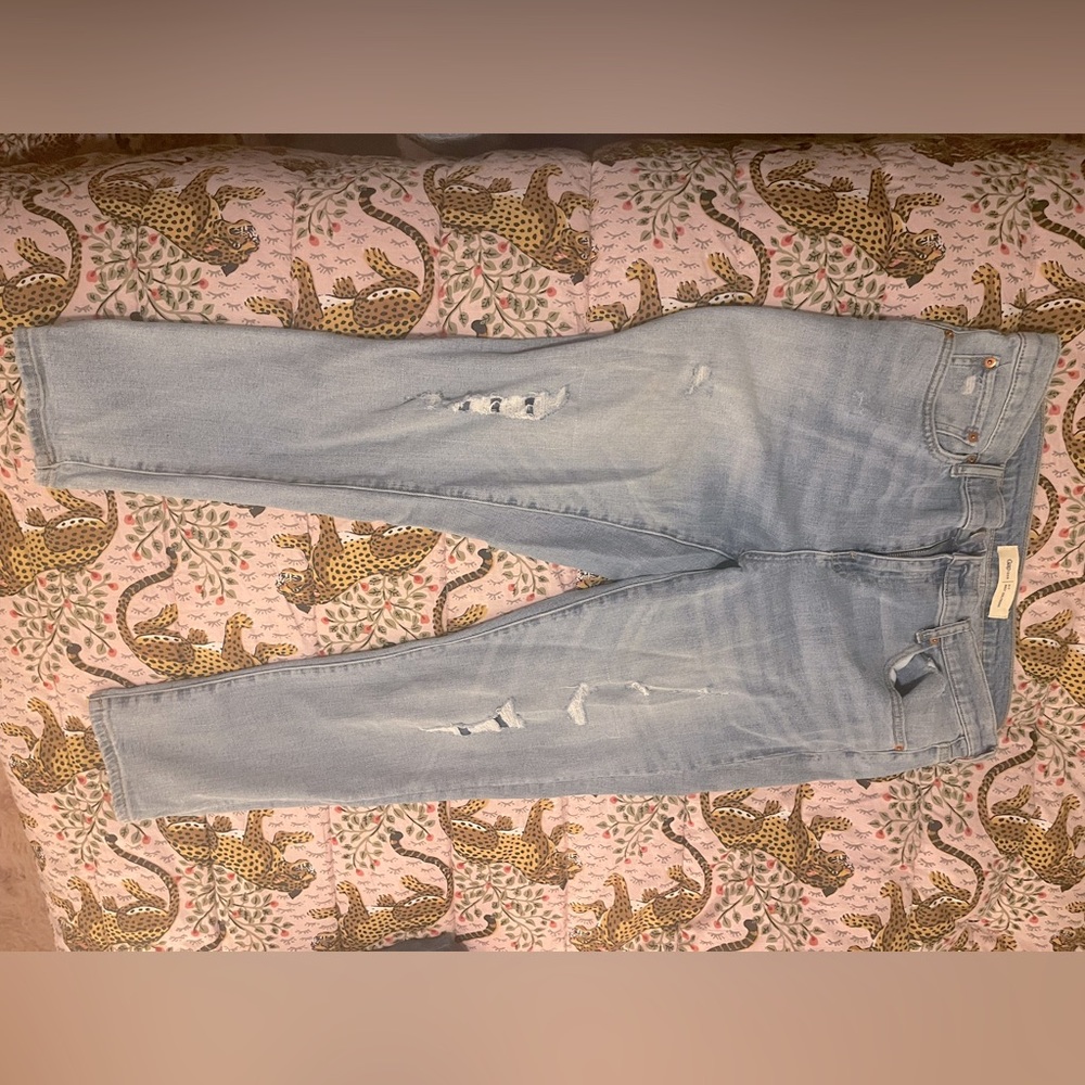 GAP girlfriend Midrise Jeans Straight distressed light wash denim casual 31Tall